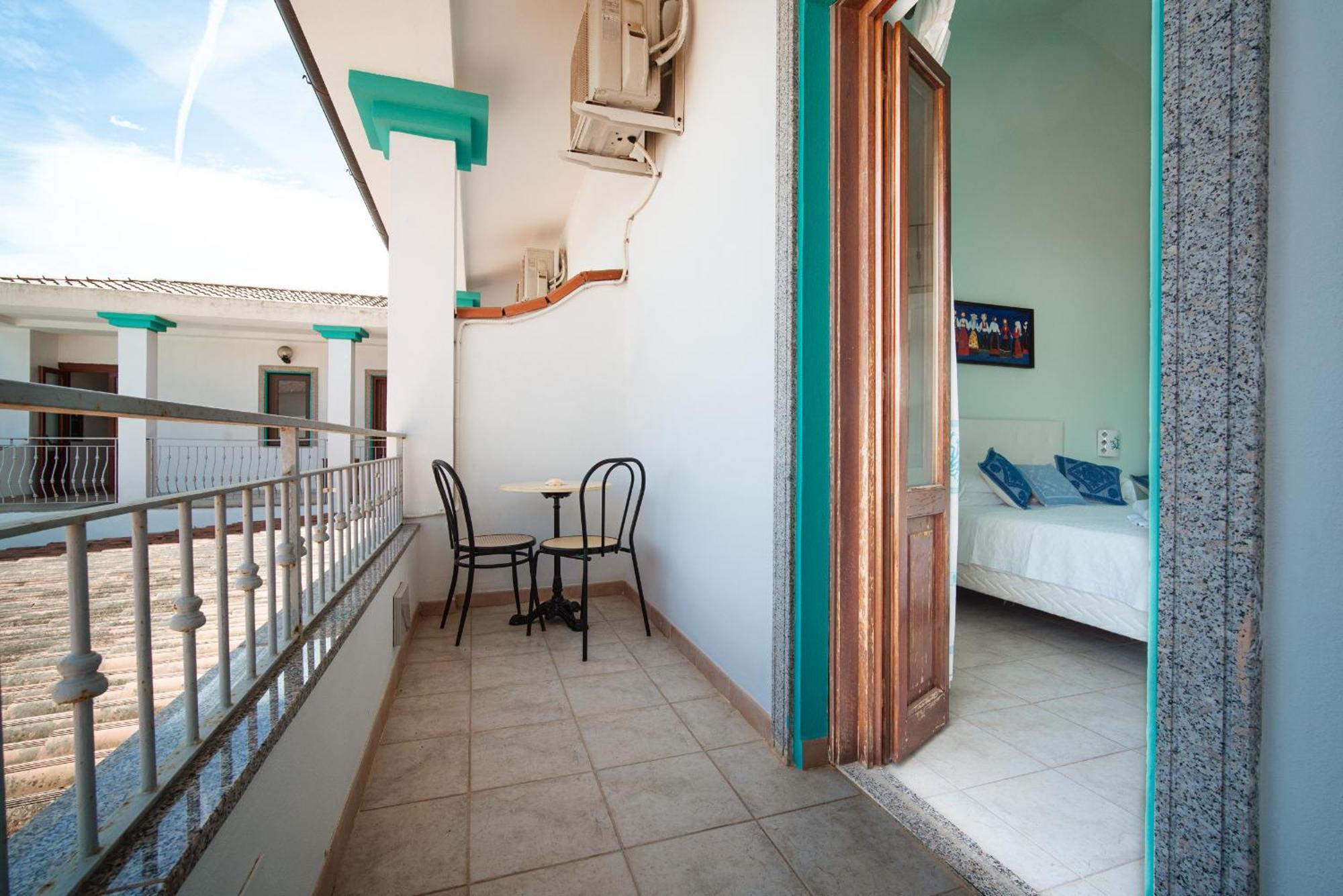 Hotel Baja Azzurra Bari Sardo Exterior foto